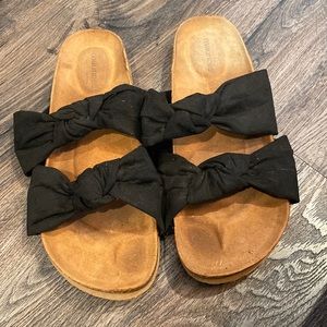 Maurices sandals never worn!